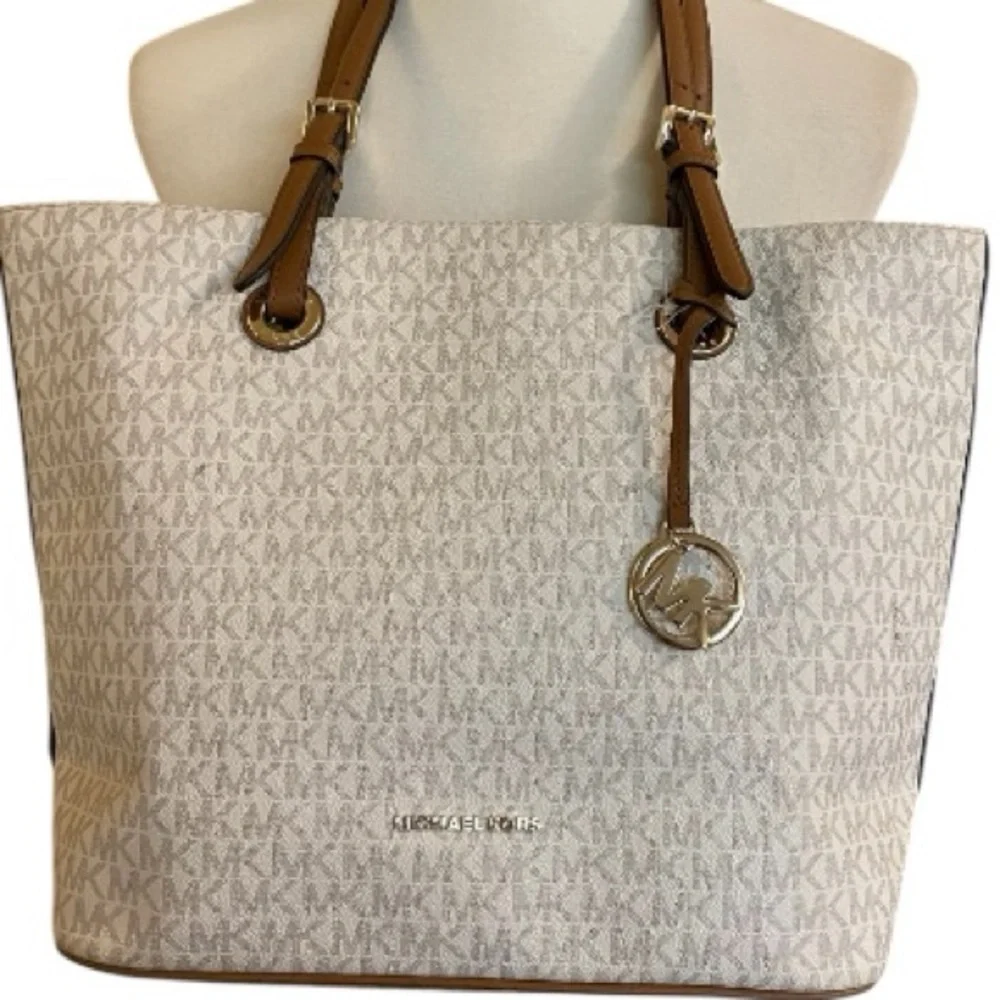 Michael Kors Large Jet Set Vanilla Tote